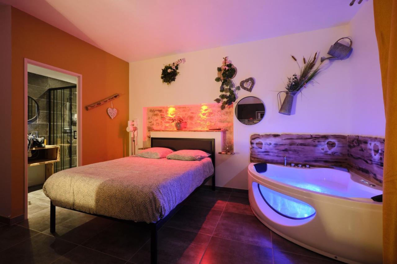 Place Carnot - Studio Tout Equipe Avec Jacuzzi Proche Toutes Commodites Каркассон Экстерьер фото